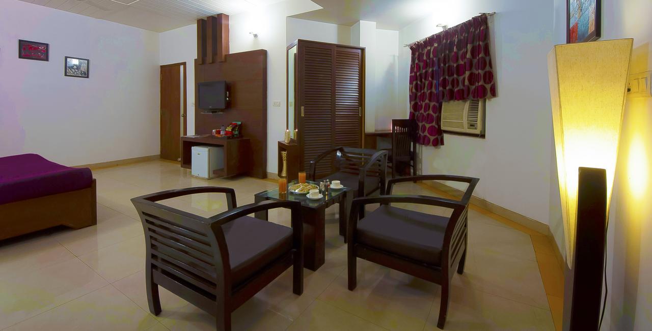 Hotel Delhi 37 Near - Delhi Airport New Delhi