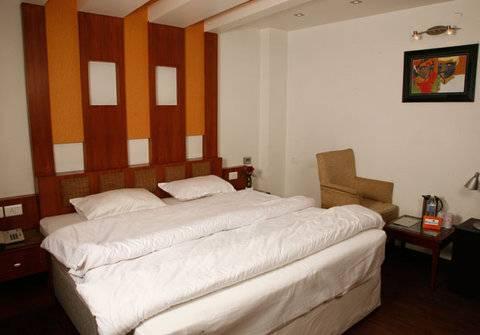 Palm Do'r - 02 Mins From Railway Station
