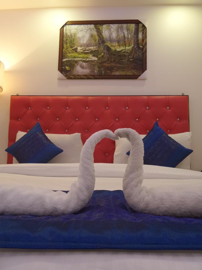 Hotel Airport Mahal