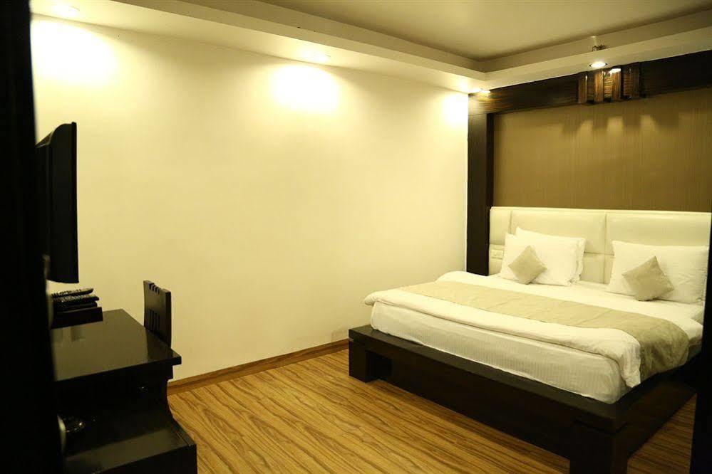 Hotel Elegance New Delhi
