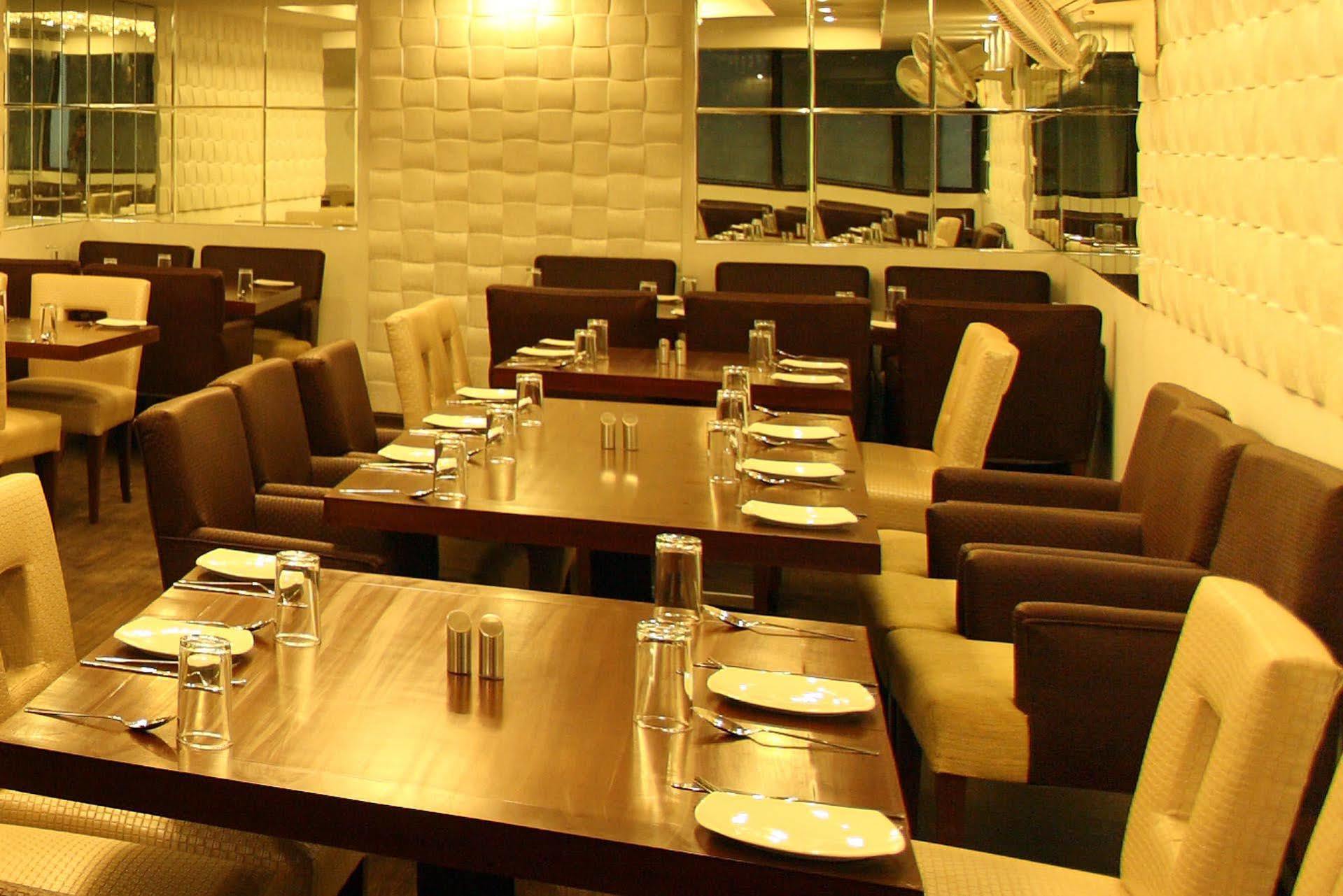 Hotel Surya Plaza New Delhi