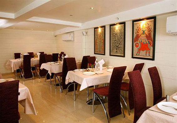 Palm Do'r - 02 Mins From Railway Station