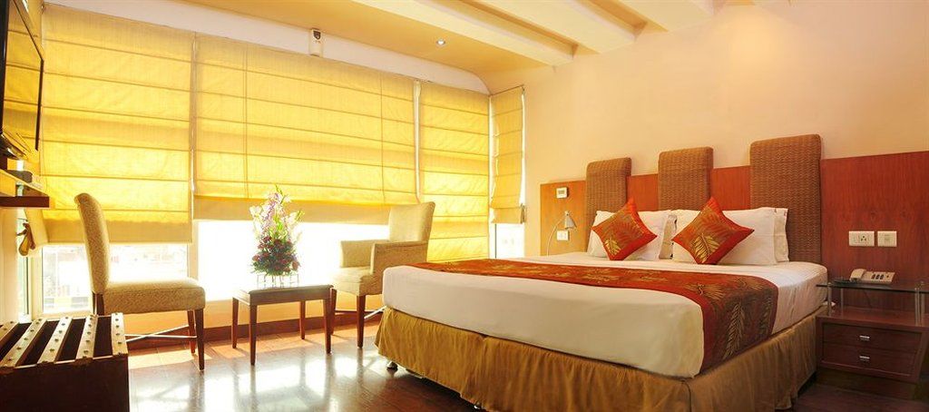 Palm Do'r - 02 Mins From Railway Station