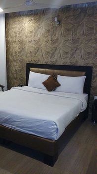 Hotel Fabhotel Rs Gera - Nr Nehru Place Market