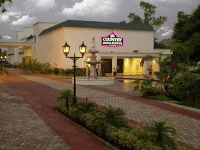 Resort Country & By Radisson, Delhi Satbari 4*