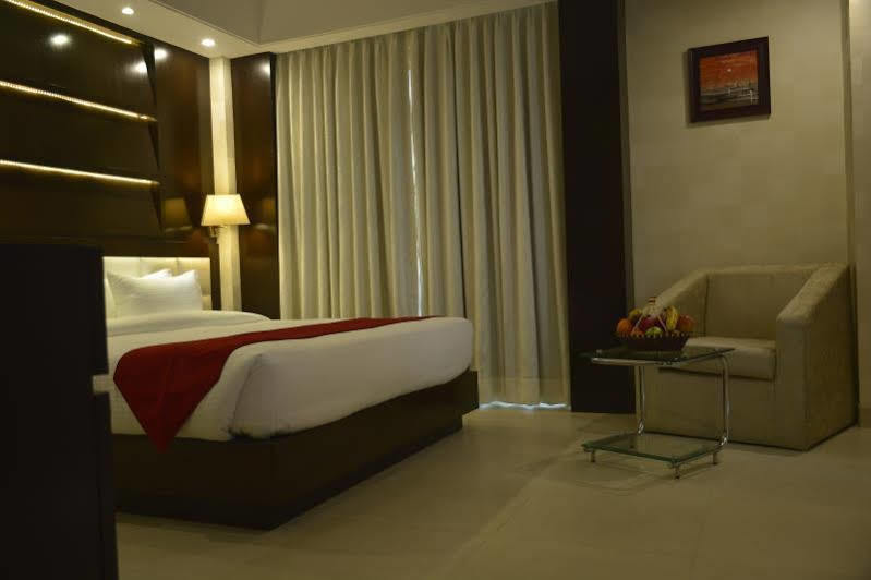 Kst Sarovar Portico Hotel New Delhi