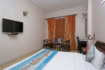 Hotel Oyo Delhi Maharani Bagh New Delhi