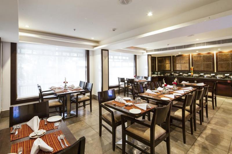 Mint Oodles 2 Mins To Nehru Enclave Metro 3*