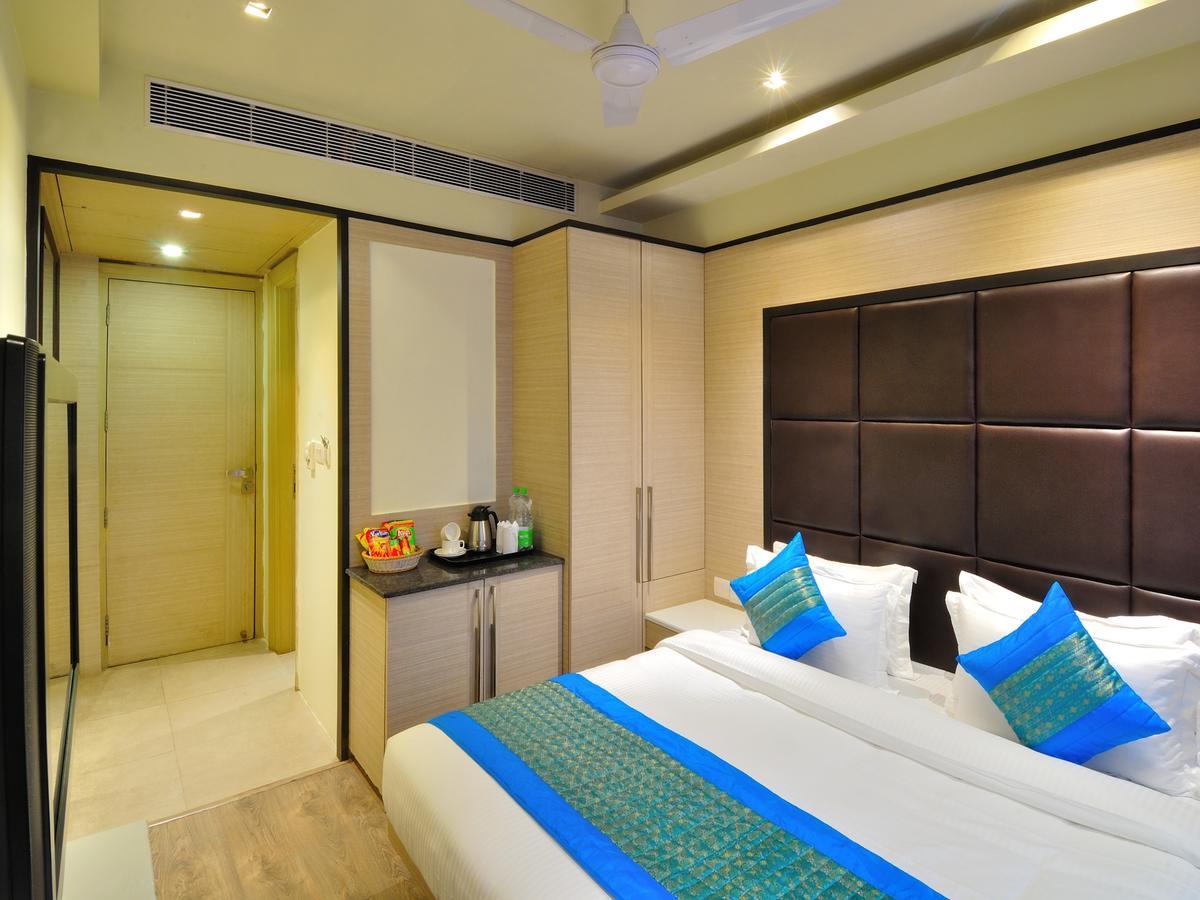 Hotel Royal Grand - Opposite Axis Bank East Patel Nagar 3*