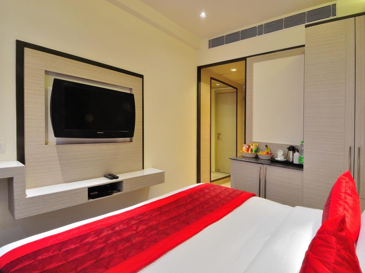 Hotel Royal Grand - Opposite Axis Bank East Patel Nagar 3*