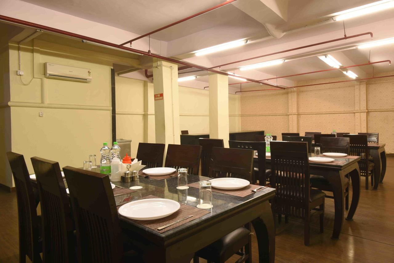 Hotel Royal Grand - Opposite Axis Bank East Patel Nagar 3*