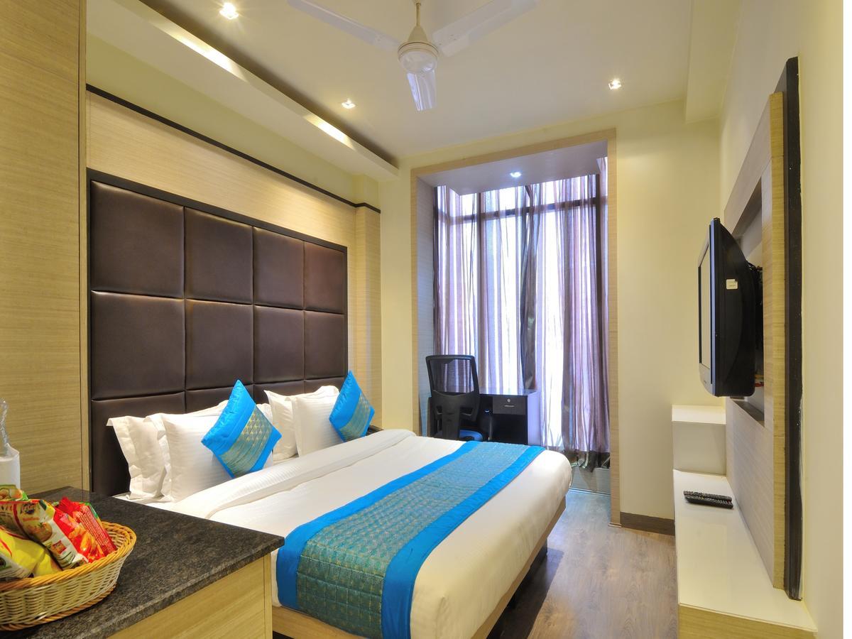 Hotel Royal Grand - Opposite Axis Bank East Patel Nagar 3*