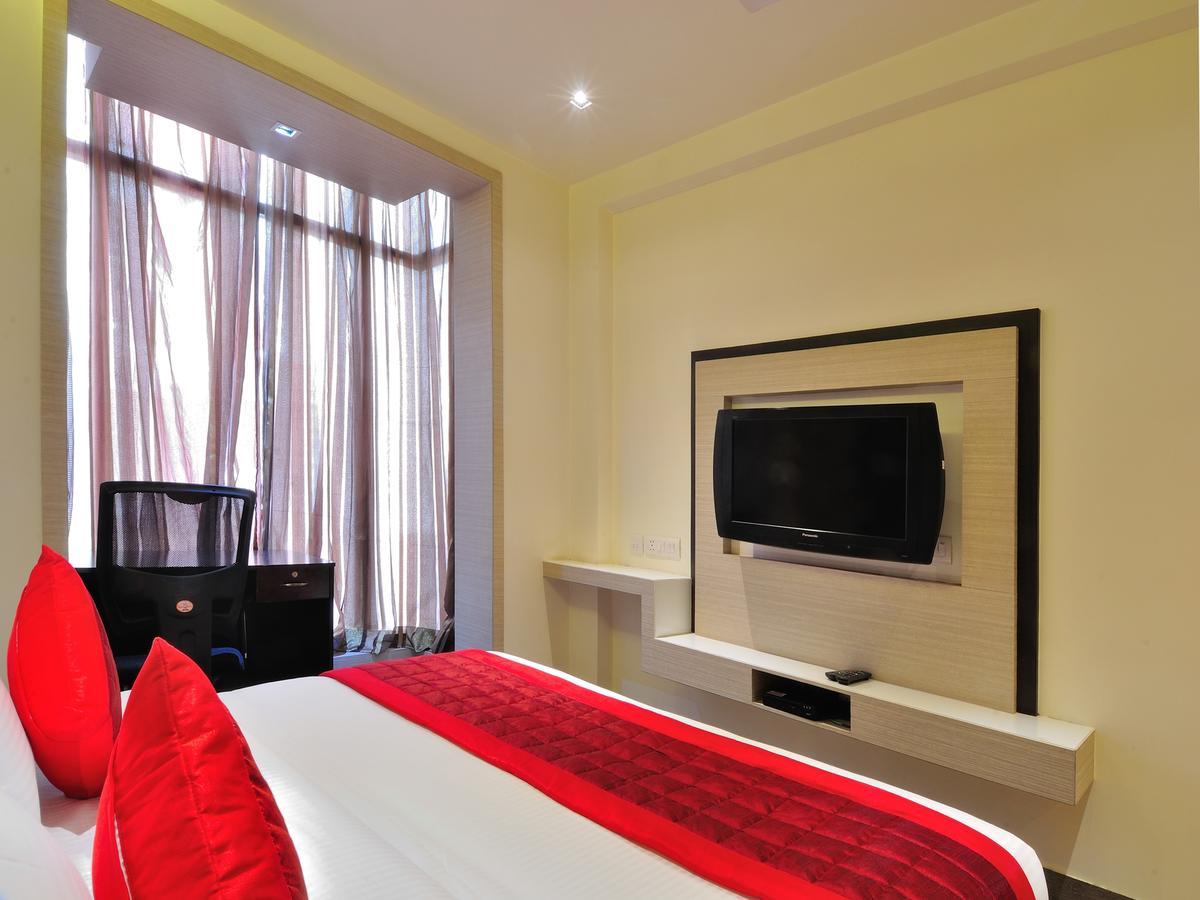 Hotel Royal Grand - Opposite Axis Bank East Patel Nagar 3*