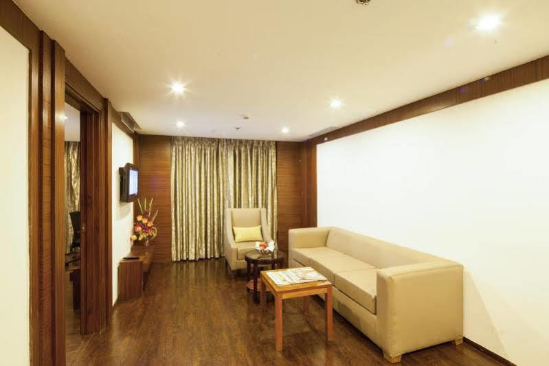 Mint Oodles 2 Mins To Nehru Enclave Metro 3* New Delhi