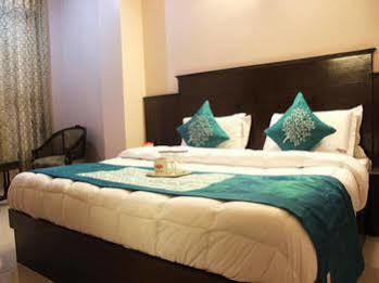 Oyo Paharganj Near Bikaner Sweets 3* New Delhi