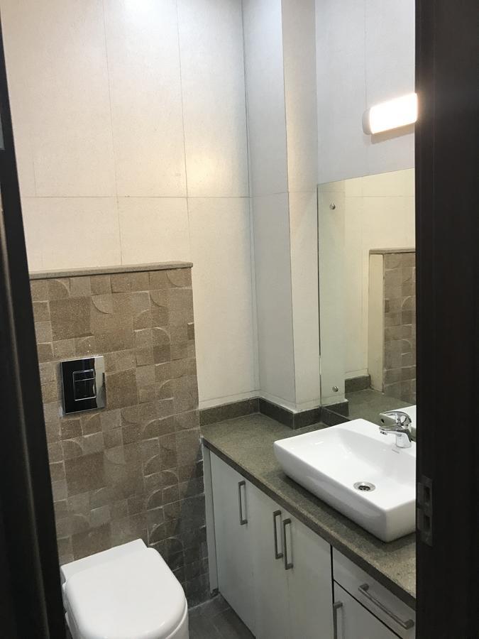 Apartment Ideal 3bhk Apartment!downtown New Delhi