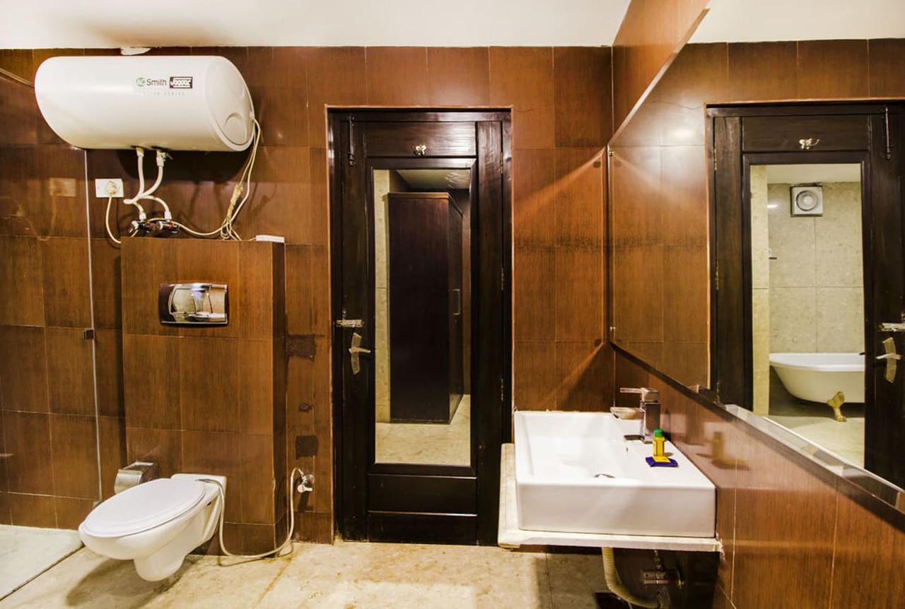 Hotel Fabhotel White Klove Near Railway Station 3*
