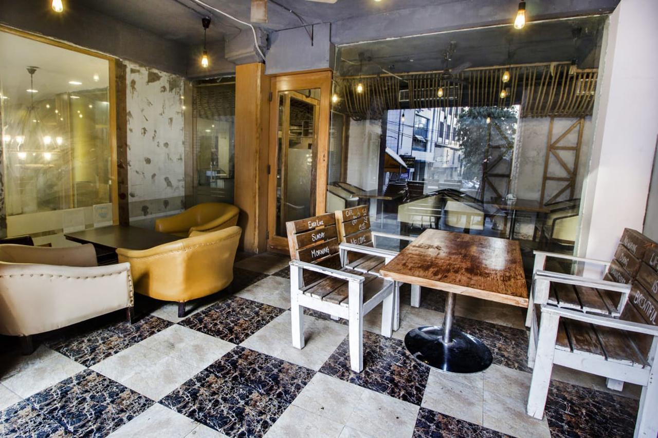 Fabhotel White Klove Near Railway Station