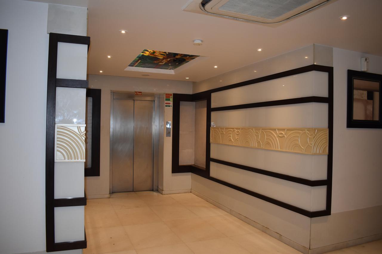 Hotel Godwin Deluxe -free Airport Pickup -traveller's Choice Award Winner 2025