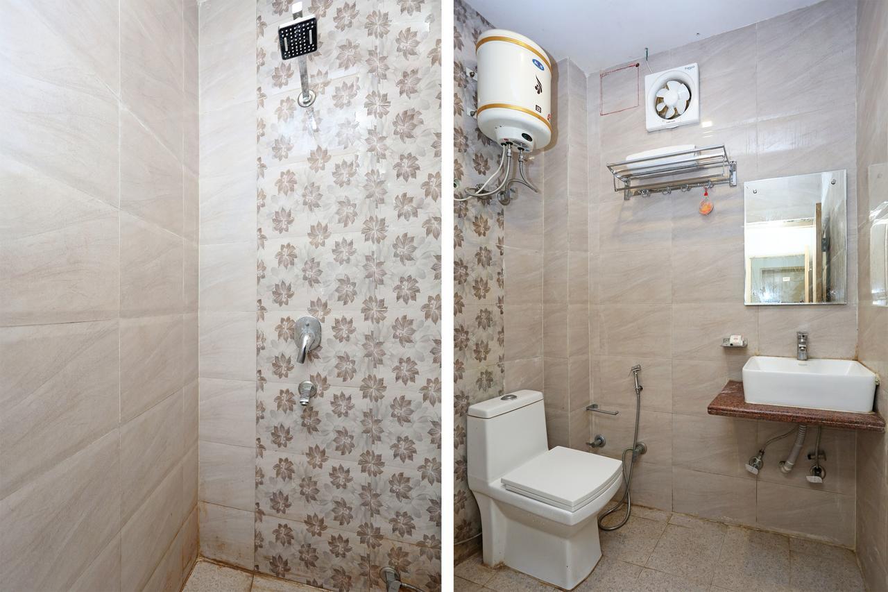 Oyo 9233 Lord Krishna Hotel New Delhi