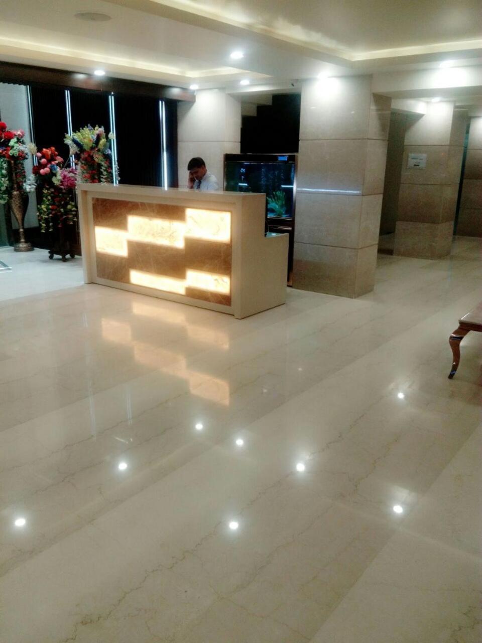Hotel The Grand Parisian 3*
