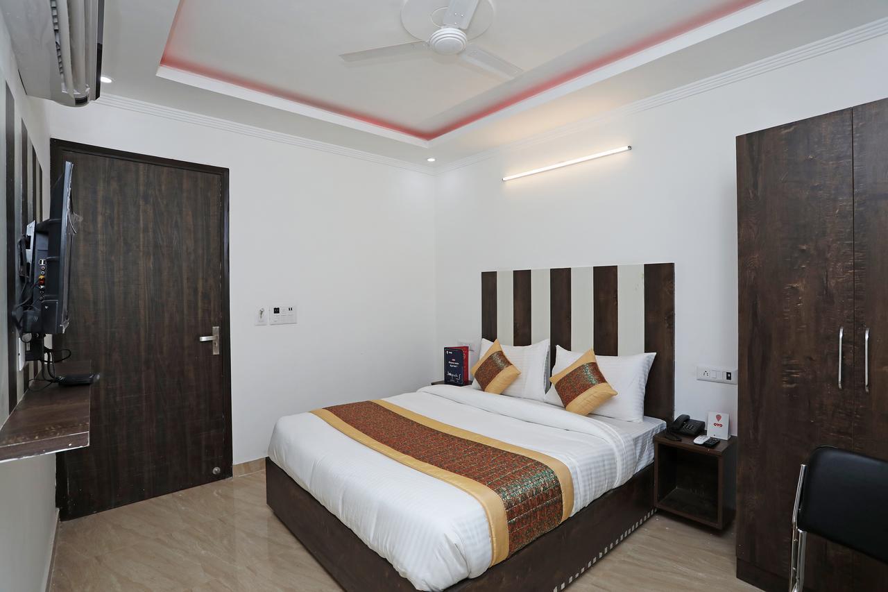 Hotel Fabhotel S Ambience Delhi Airport 3*