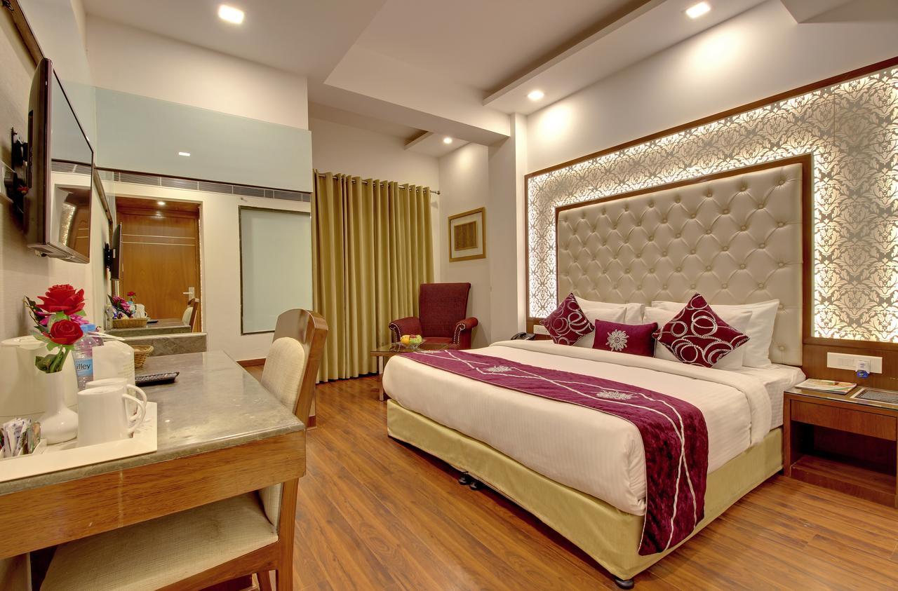 Swaran Palace 4*