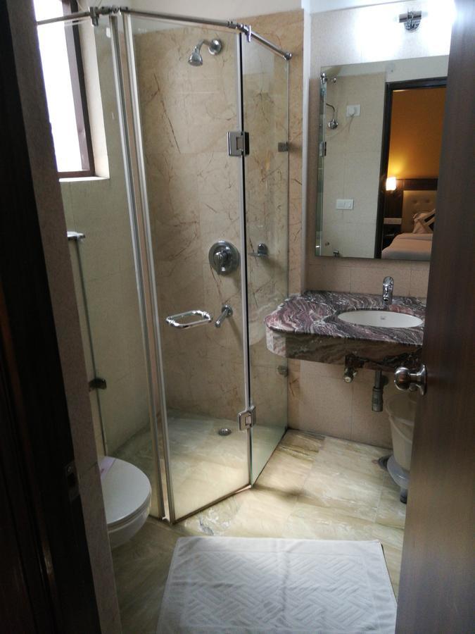 Hotel Tawang Near B L Kapoor Hospital A Well Hygiene Delhi (National Capital Territory of India)