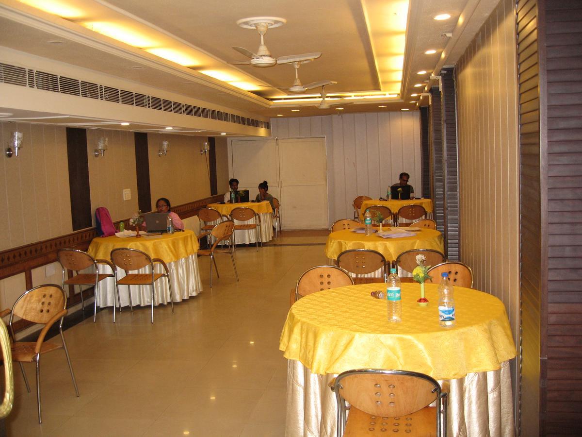 Acomodação com café da manhã  Amar Inn- Lajpat Nagar Market 4*
