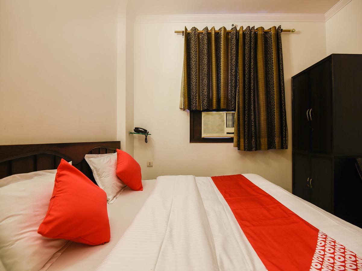 Amrit Hotel 3*