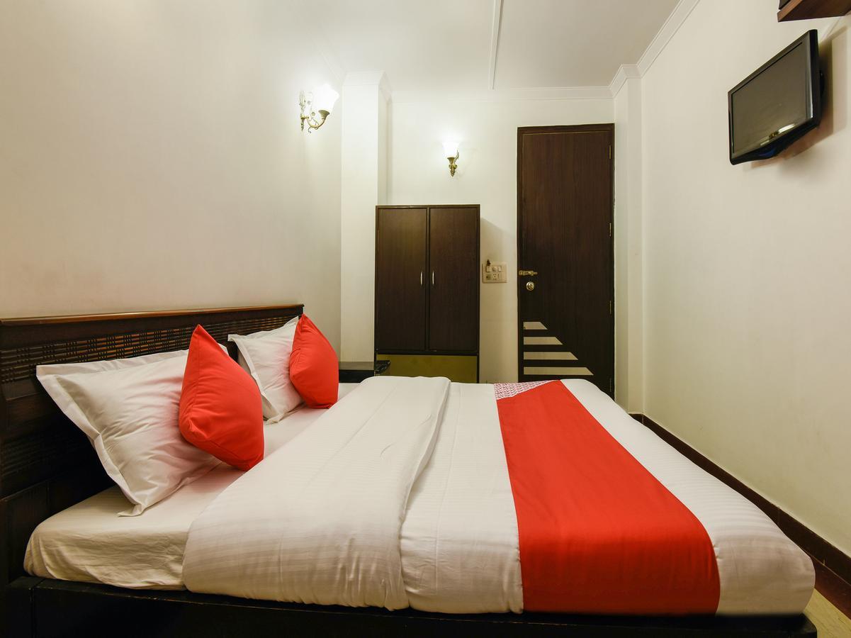 Amrit Hotel 3*