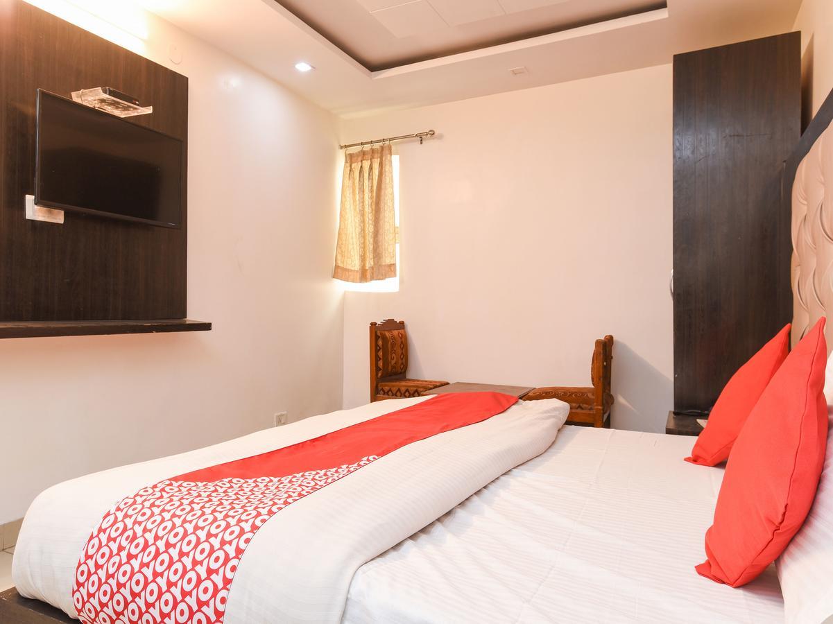 Hotel Oyo 14721 Vishesh Continental 2*