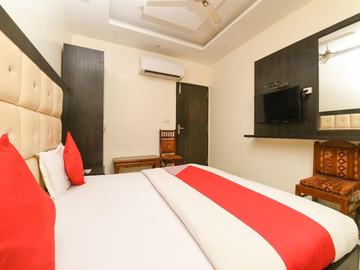 Oyo 14721 Vishesh Continental 2* Delhi (National Capital Territory of India)