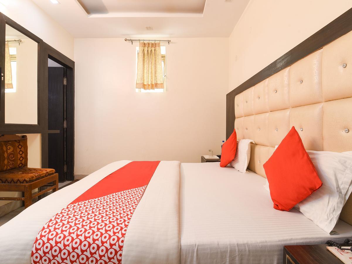 Hotel Oyo 14721 Vishesh Continental 2*