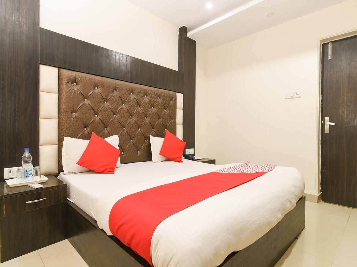 Oyo 14721 Vishesh Continental