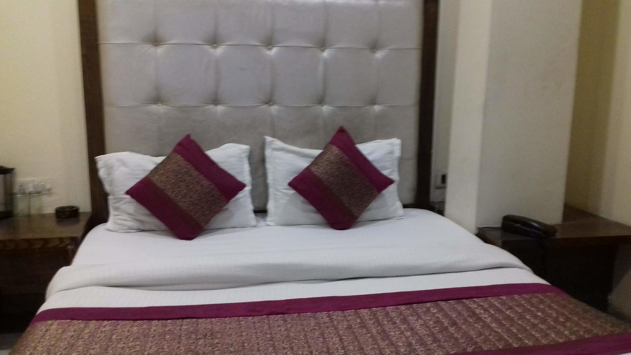 Saffron 3*