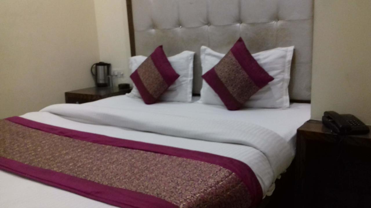 Saffron 3* New Delhi