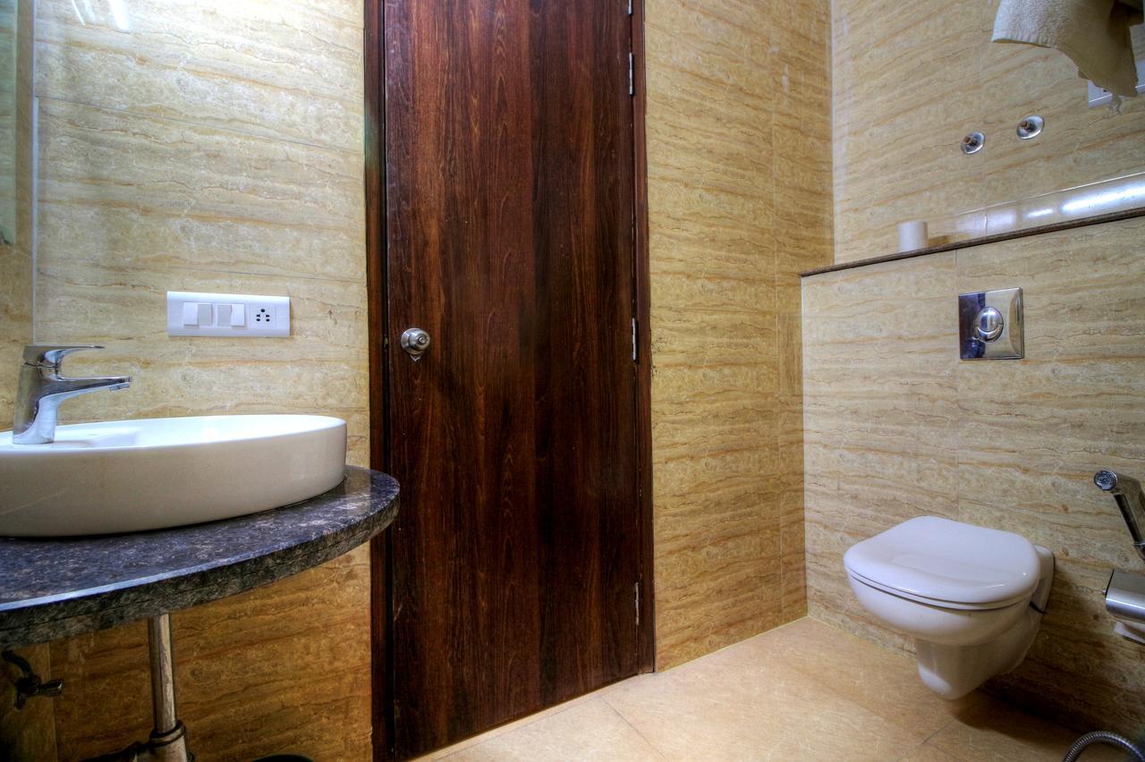 Almati - Near Delhi Airport Hotel 3*