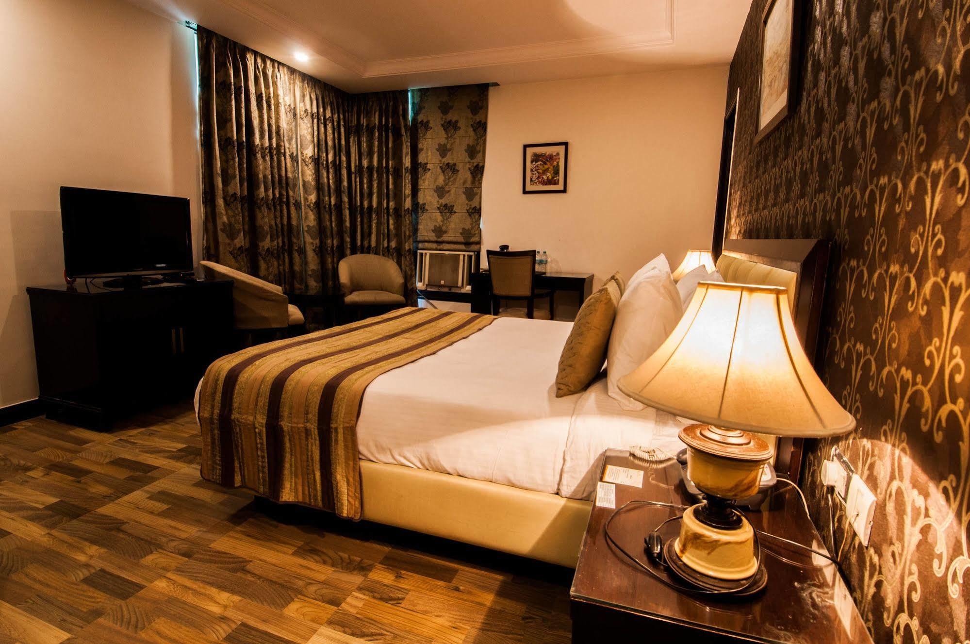 Africa Avenue 3*