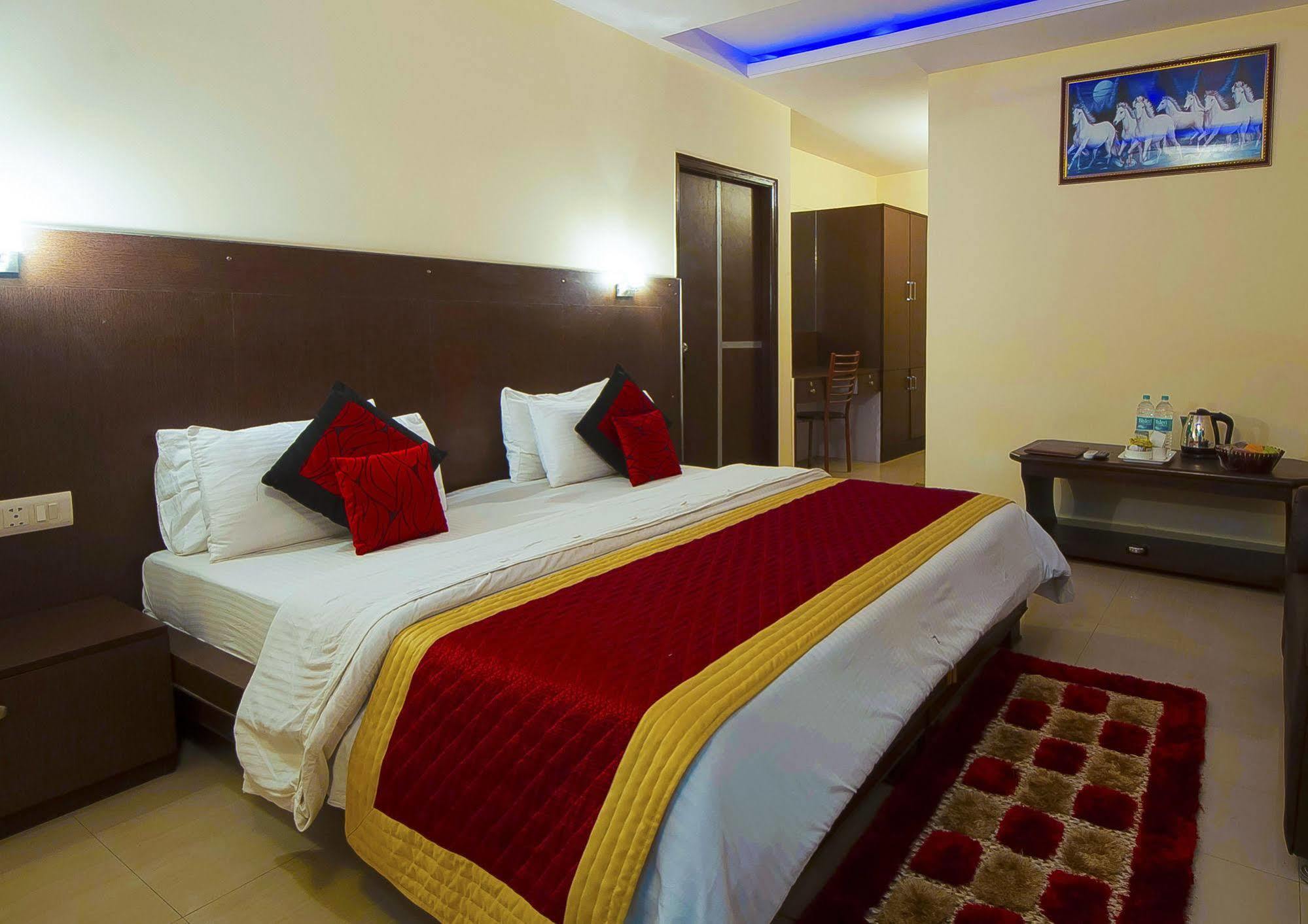 Airport Vishal Residency Hotel 3*