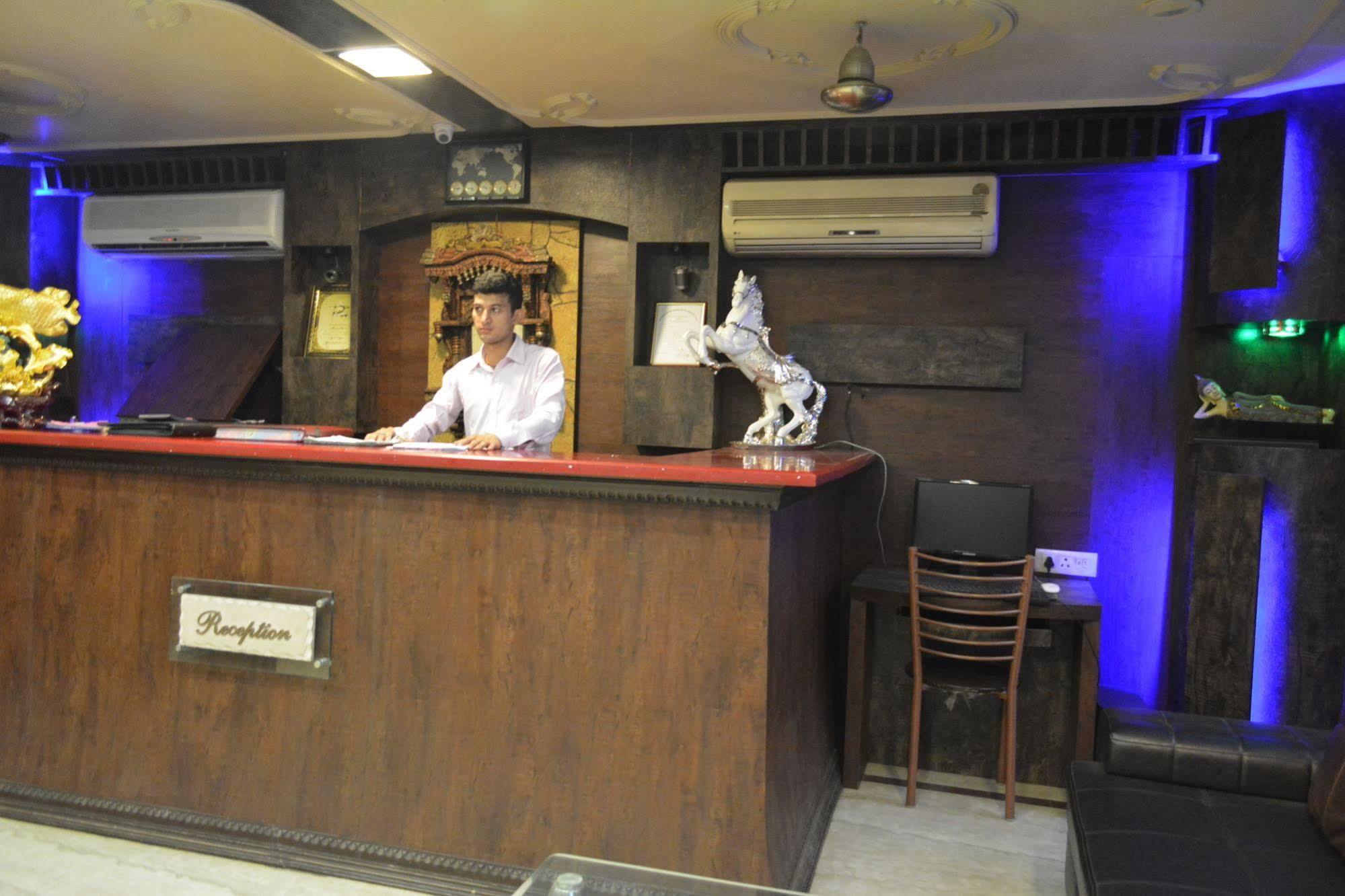 Airport Vishal Residency Hotel New Delhi