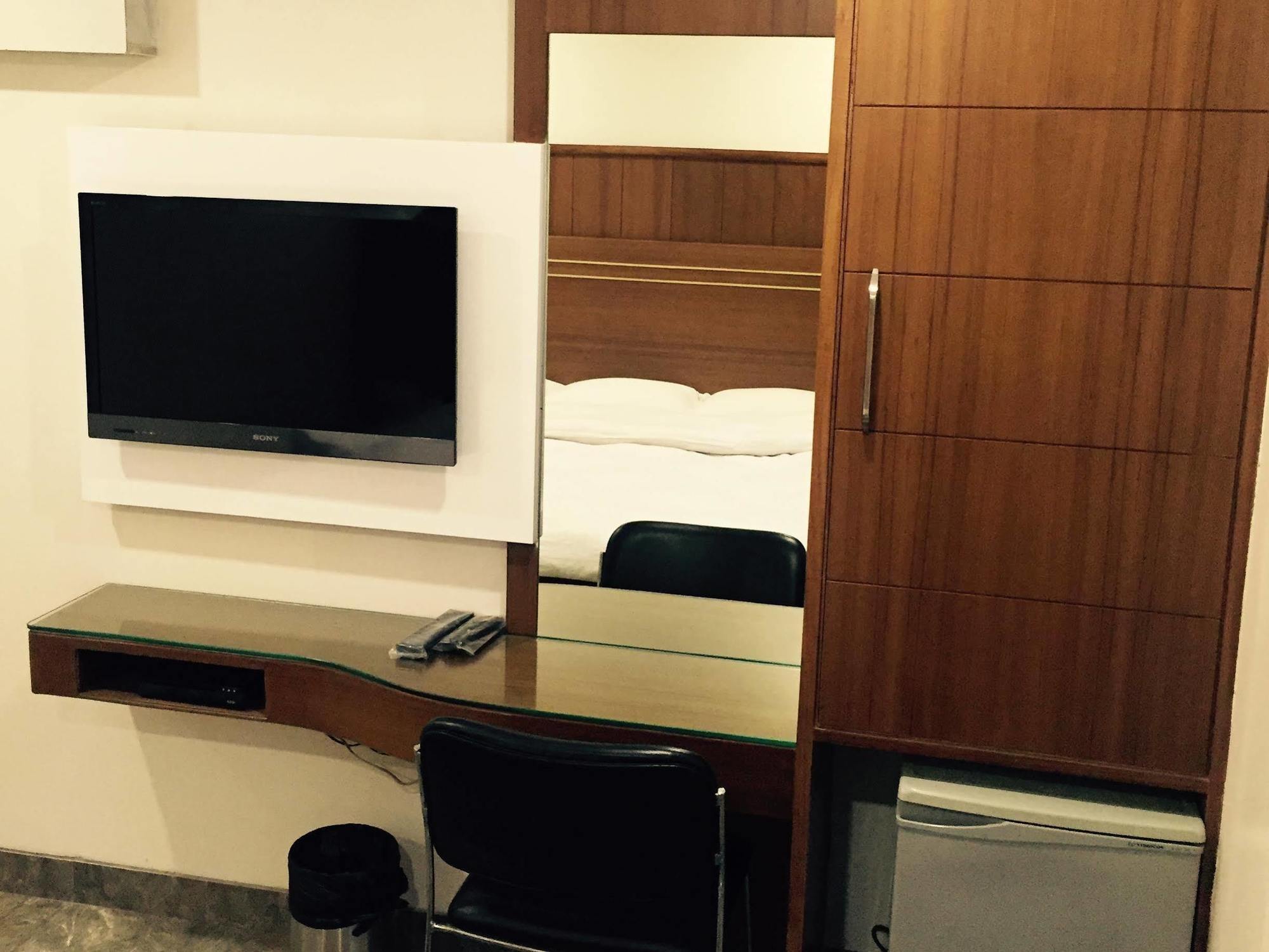 Avtar Hotel 2*