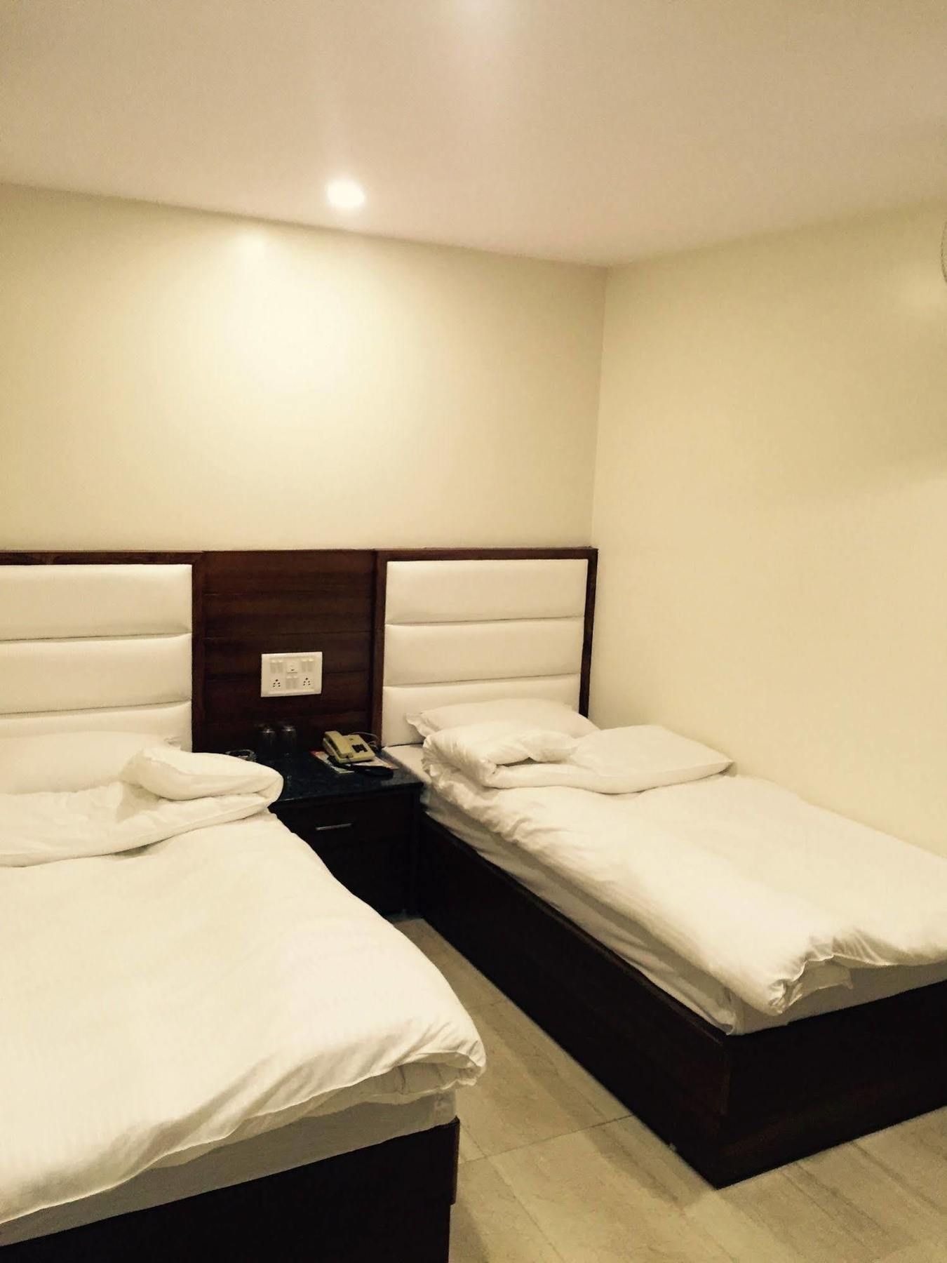 Hotel Avtar 2*