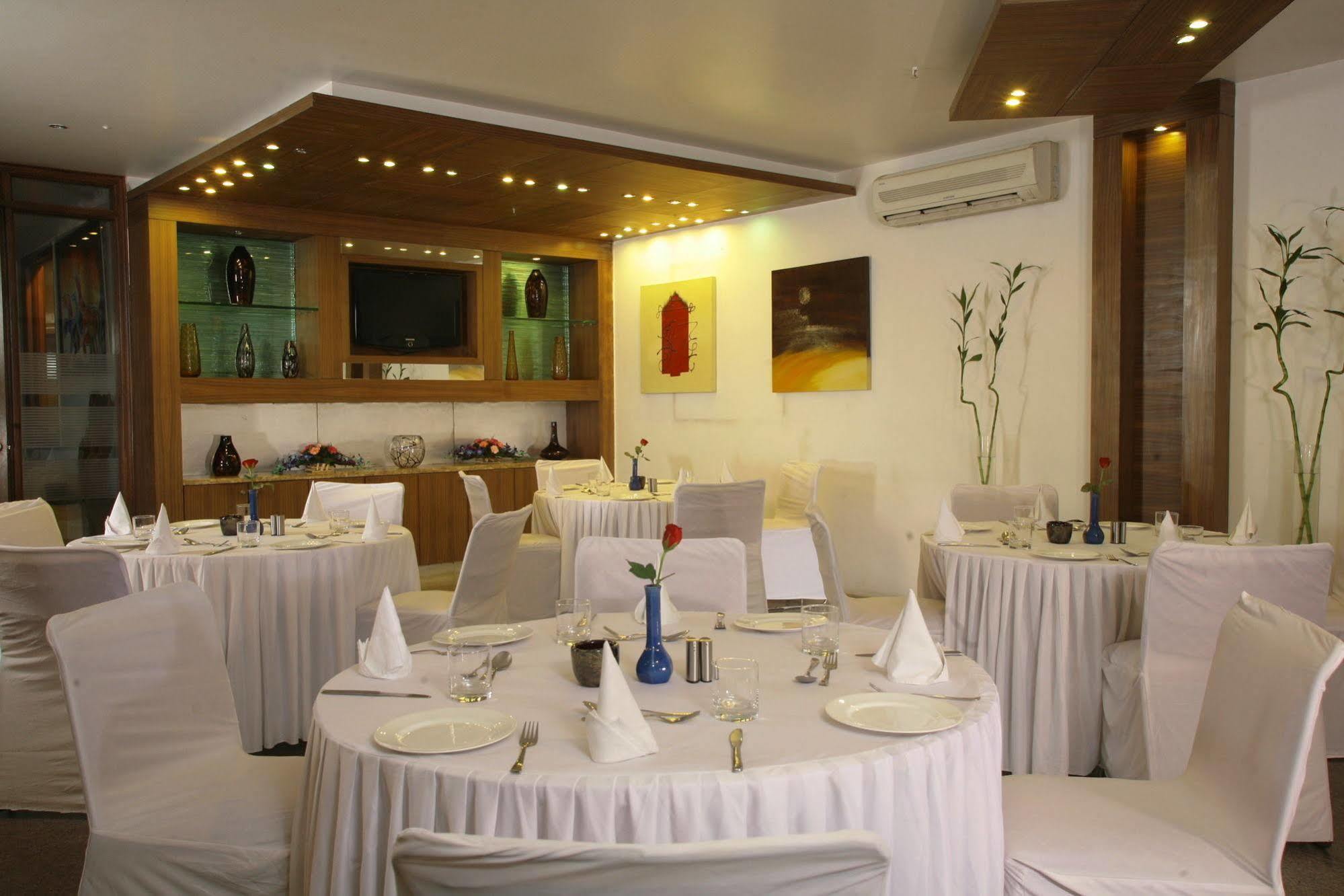 Hotel ​justa Panchsheel Park 4*