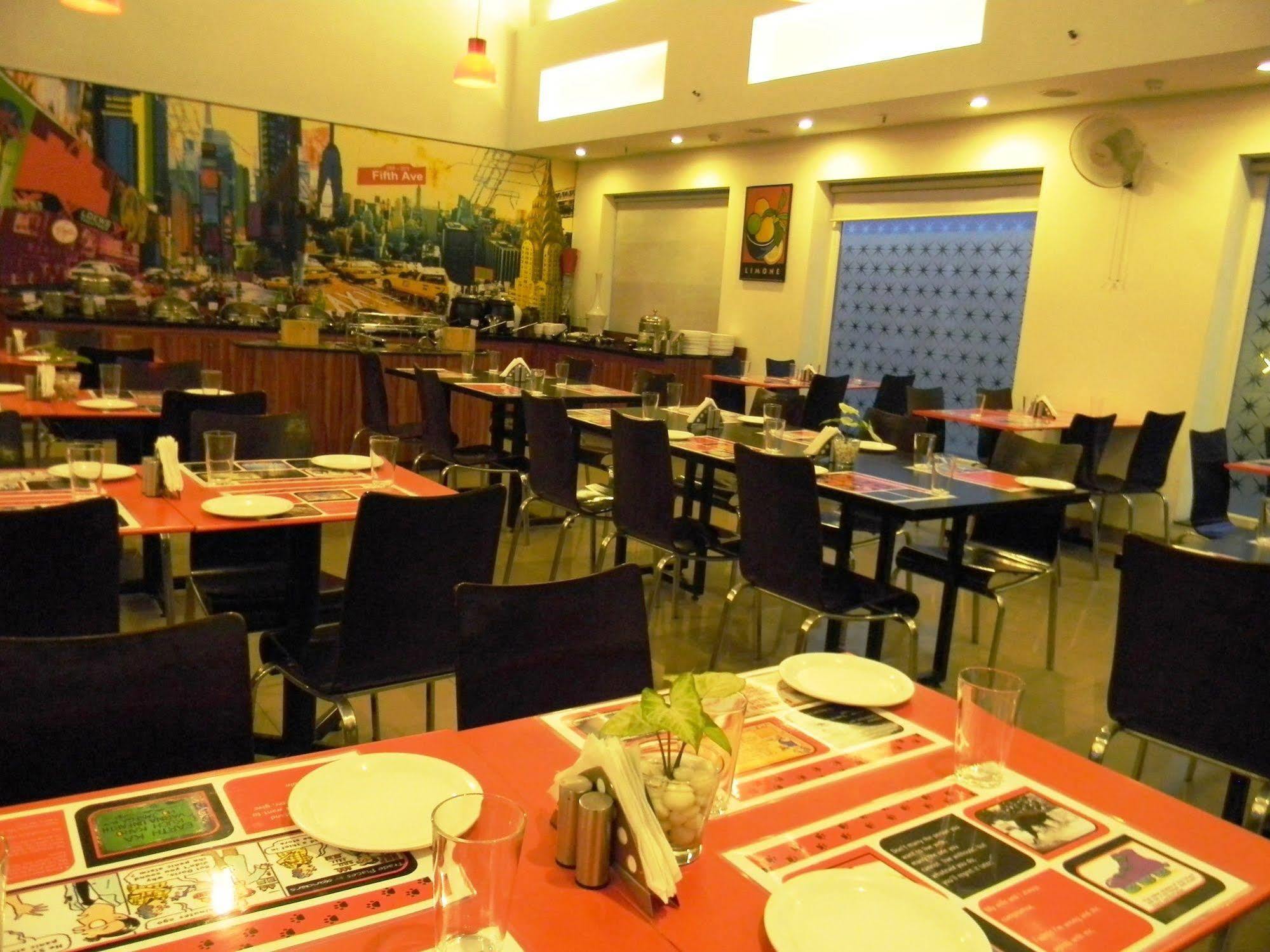 Red Fox By Lemon Tree Hotels, East 3* Delhi (National Capital Territory of India)