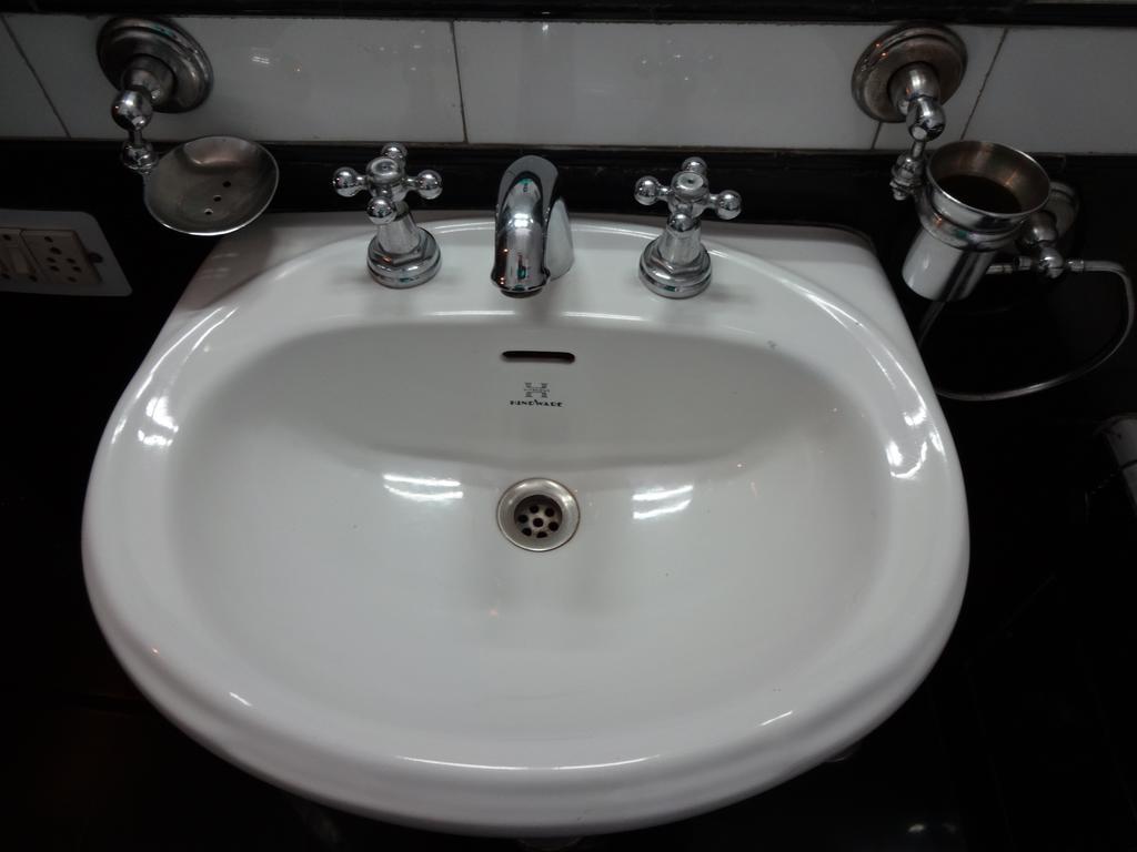 Hotel Broadway 3*