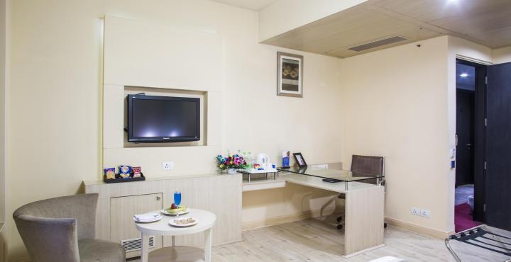 Hotel Sarovar Portico Naraina,
