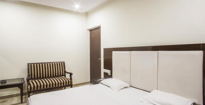 Mohan International Hotel