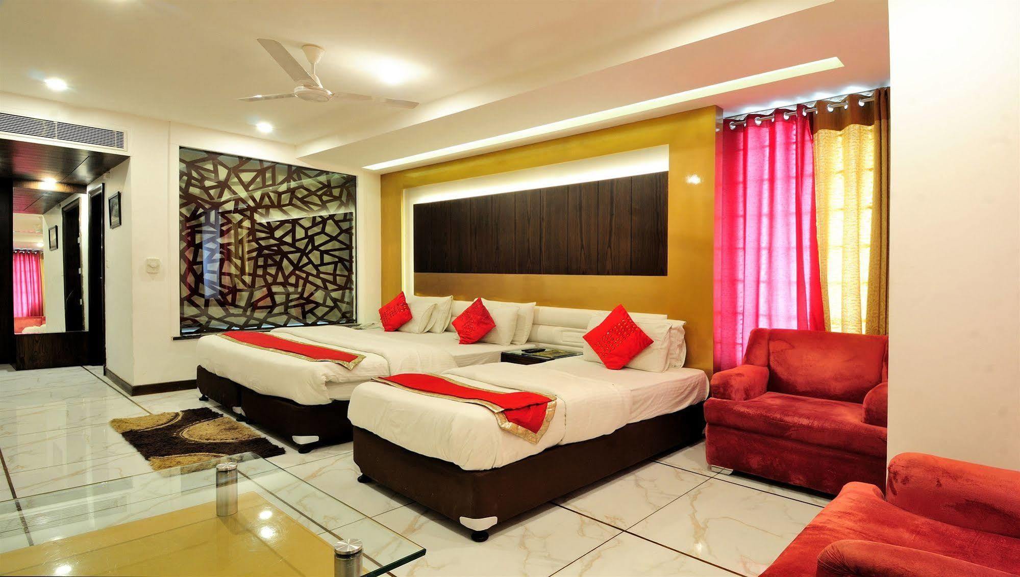 Hotel Le Benz - Free Airport Pick-up 3*