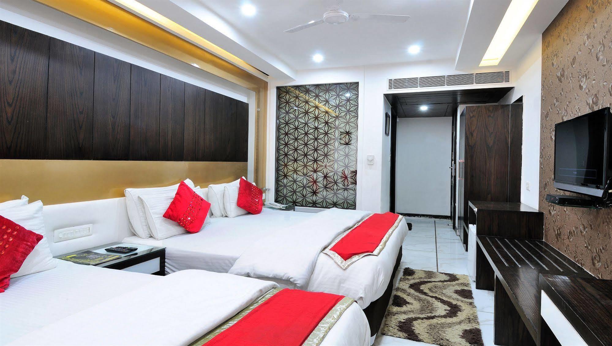 Le Benz - Free Airport Pick-up New Delhi